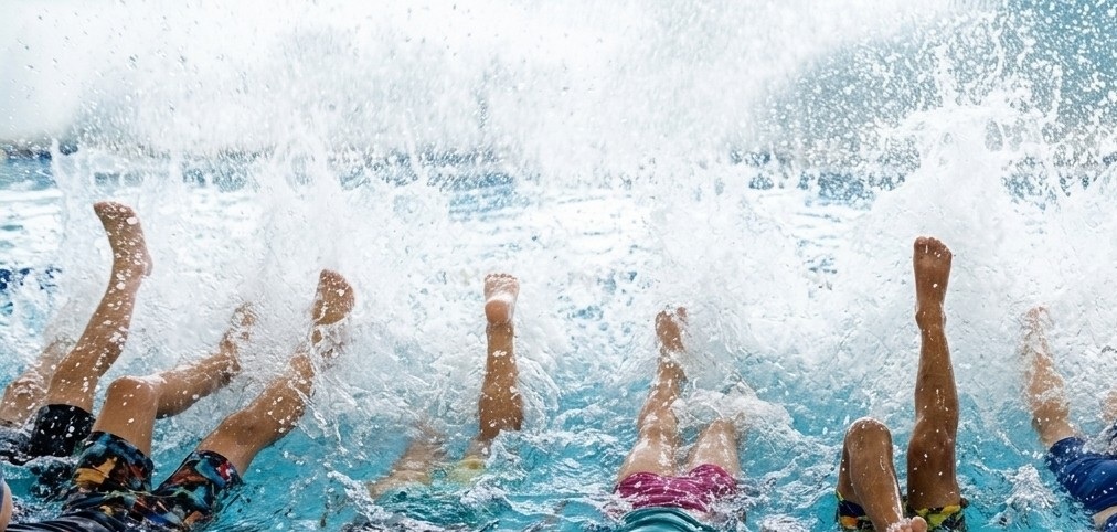 Underwater Swimming Background